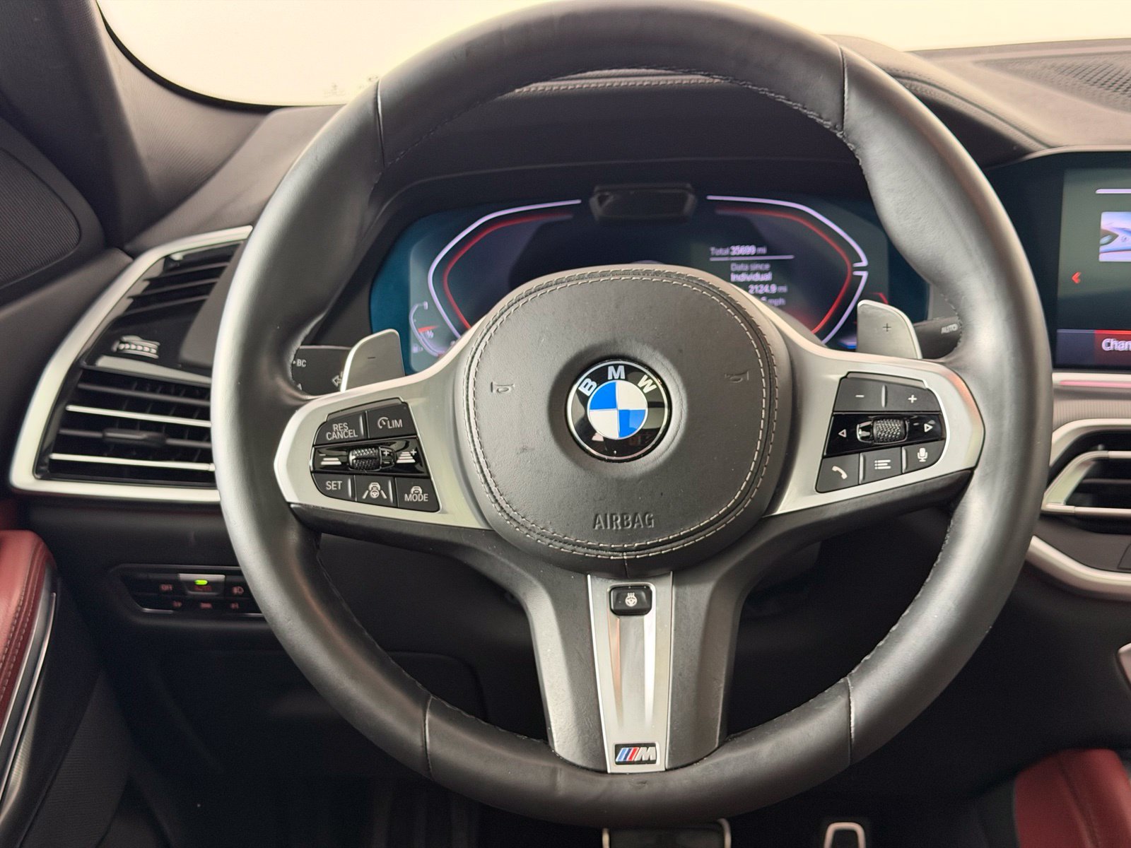 Used 2022 BMW X6 xDrive40i w/ M Sport Package AWD/4WD image 19
