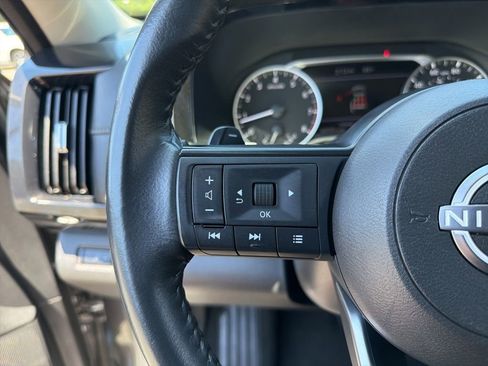 Used 2024 Nissan Pathfinder SV FWD image 16