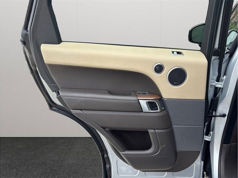 Used 2020 Land Rover Range Rover Sport HSE image 44