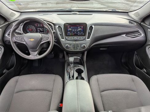 Used 2025 Chevrolet Malibu LT image 24