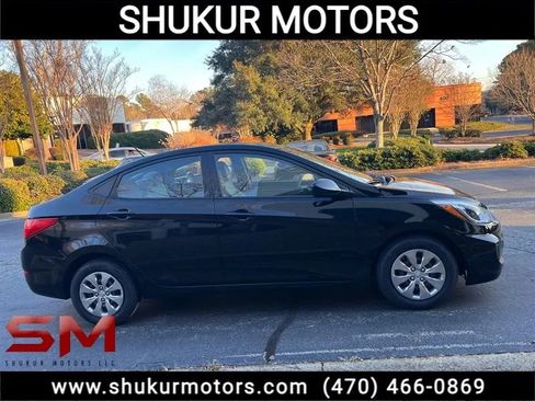 Used 2017 Hyundai Accent SE image 5