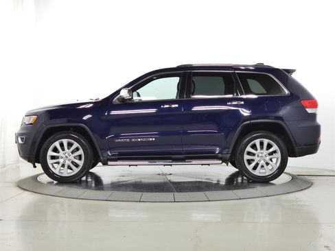 Used 2017 Jeep Grand Cherokee Limited AWD/4WD image 4