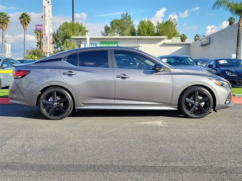 Used 2023 Nissan Sentra SR w/ SR Premium Package image 31