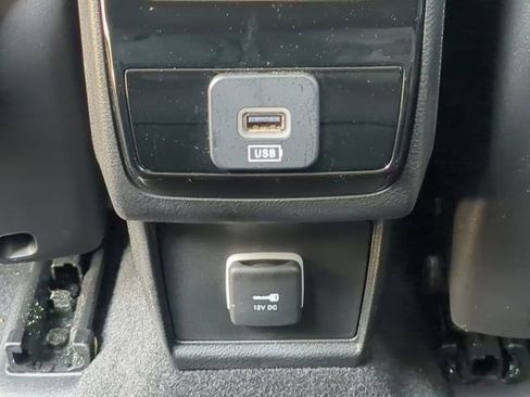Used 2022 Jeep Compass Latitude FWD image 16