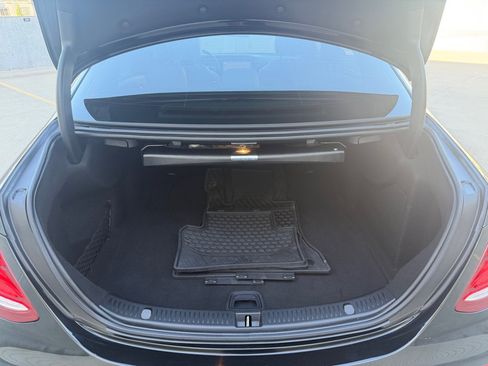 Used 2019 Mercedes-Benz E 300 4MATIC w/ Driver Assistance Package image 17