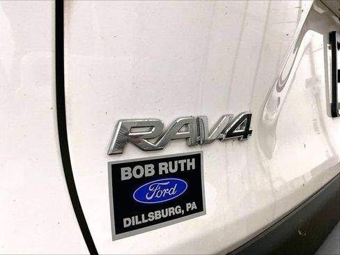Used 2025 Toyota RAV4 LE AWD/4WD image 13