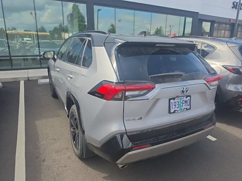 Used 2023 Toyota RAV4 XSE AWD/4WD image 4