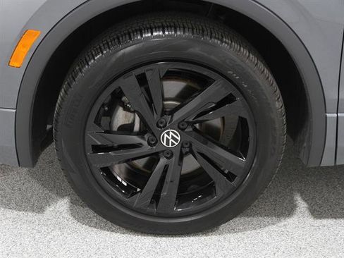 Certified 2024 Volkswagen Tiguan SE R-Line image 21