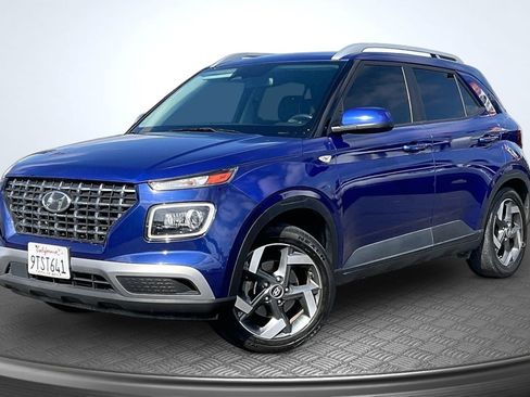Used 2023 Hyundai Venue Limited FWD image 12