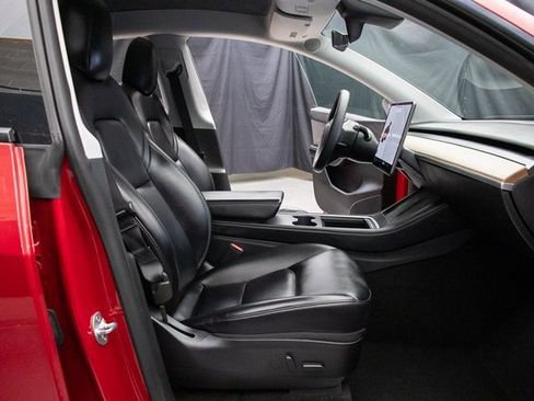 Used 2021 Tesla Model Y Long Range image 16