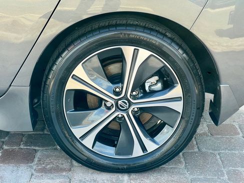 Used 2022 Nissan Leaf SV w/ SV Technology Package image 28