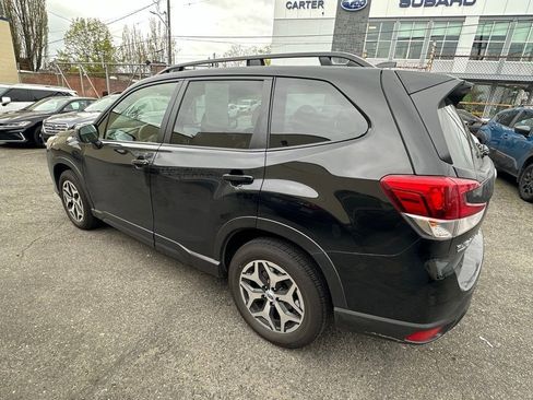 Used 2023 Subaru Forester Premium AWD/4WD image 5