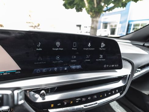 Used 2024 Cadillac Lyriq Sport AWD/4WD image 12