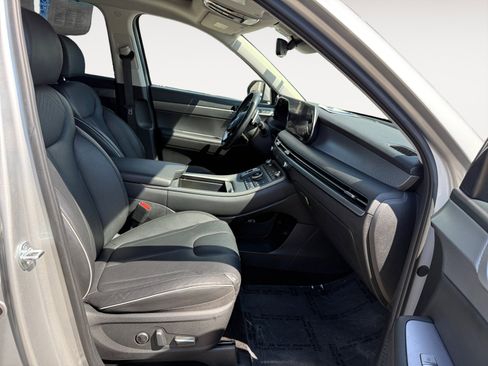 Certified 2024 Hyundai Palisade SEL image 19
