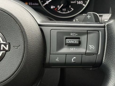 Used 2024 Nissan Rogue S AWD/4WD image 14