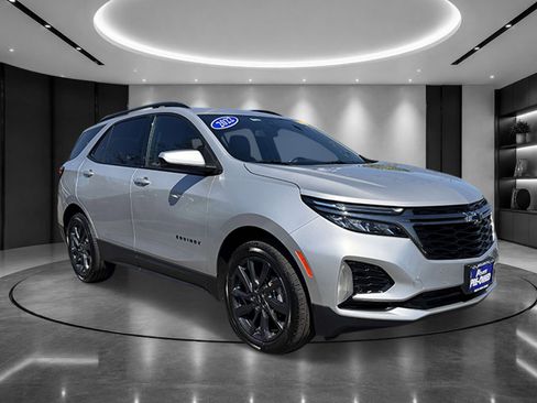 Used 2022 Chevrolet Equinox RS AWD/4WD image 2