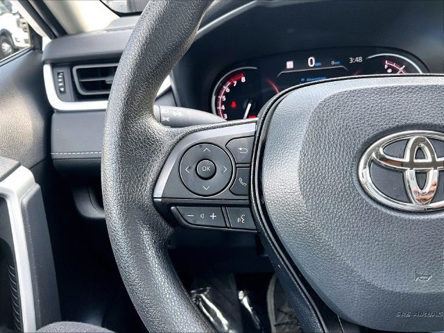 Used 2025 Toyota RAV4 XLE AWD/4WD image 23