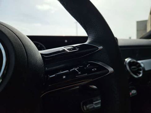 Used 2026 Mercedes-Benz GLB 250 image 24