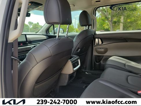 New 2026 Kia Carnival FWD image 12