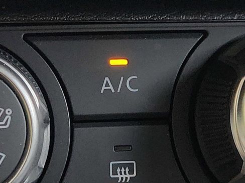 Certified 2025 Nissan Kicks SV w/ Charging Package image 25