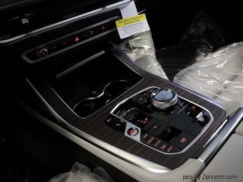 Used 2027 BMW X7 xDrive40i w/ M Sport Package AWD/4WD image 26