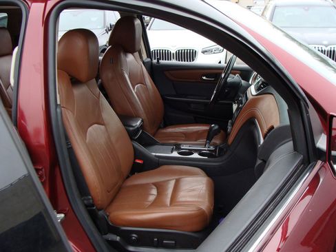 Used 2017 Chevrolet Traverse Premier image 28