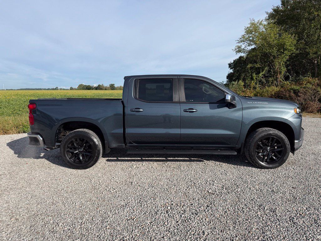 Used 2019 Chevrolet Silverado 1500 LT w/ All-Star Edition AWD/4WD image 16