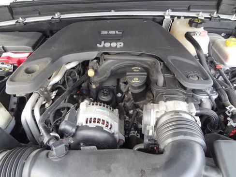 Used 2019 Jeep Wrangler Sport AWD/4WD image 40
