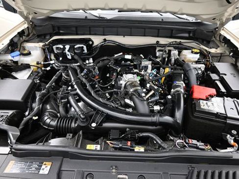 Used 2025 Ford Bronco Badlands AWD/4WD image 17