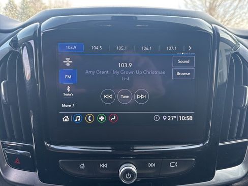 Used 2020 Chevrolet Traverse LT image 28