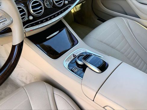 Used 2018 Mercedes-Benz S 560 4MATIC Sedan image 16