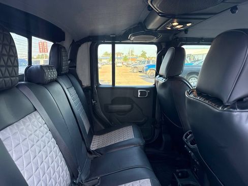 Used 2021 Jeep Gladiator Sport AWD/4WD image 19