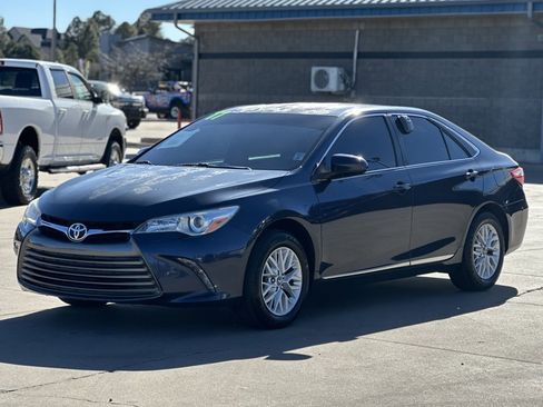 Used 2017 Toyota Camry LE image 7