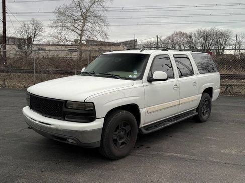 Used 2004 Chevrolet Suburban LT w/ Preferred Equipment Group AWD/4WD image 3