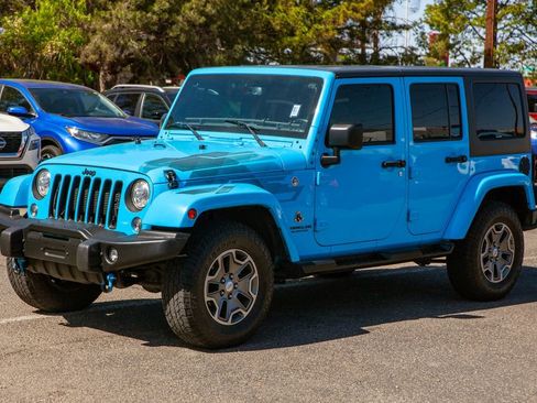 Used 2017 Jeep Wrangler Unlimited Sahara AWD/4WD image 9