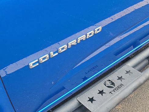 Used 2021 Chevrolet Colorado LT w/ Safety Package RWD image 3