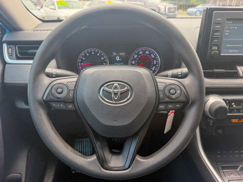 Used 2019 Toyota RAV4 LE AWD/4WD image 8