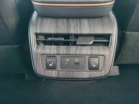 Used 2024 Nissan Ariya AWD image 27
