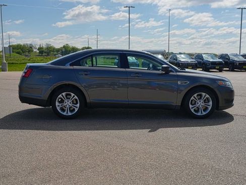 Used 2019 Ford Taurus SE FWD image 5