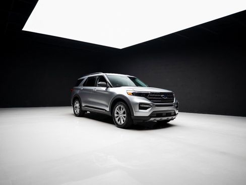 Used 2021 Ford Explorer XLT w/ Equipment Group 202A image 82