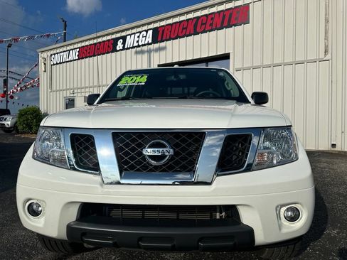 Used 2014 Nissan Frontier SV w/ SV Value Truck Package AWD/4WD image 2