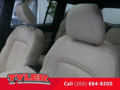 New 2026 Jeep Grand Cherokee Limited w/ Limited Altitude Package AWD/4WD image 34
