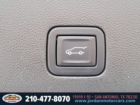 Used 2023 Cadillac Escalade ESV Premium Luxury RWD image 33