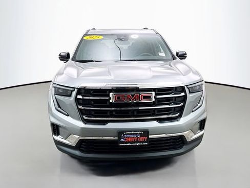 Used 2025 GMC Acadia Elevation image 2