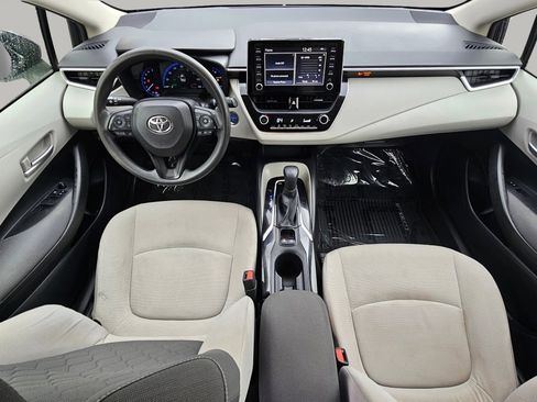 Used 2020 Toyota Corolla LE image 2