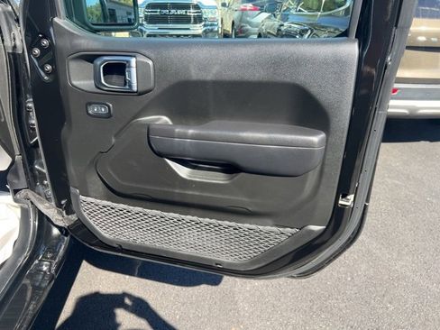 Used 2023 Jeep Wrangler Sport S image 14