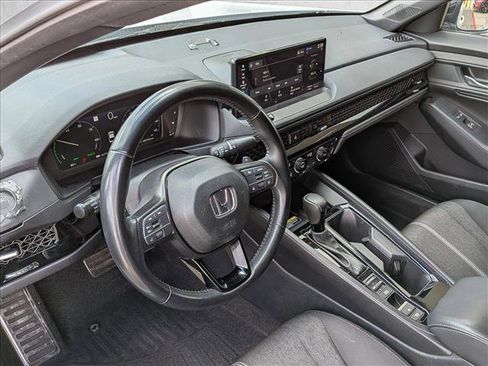 Used 2025 Honda Accord Sport image 10