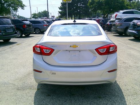 Used 2017 Chevrolet Cruze LS image 10