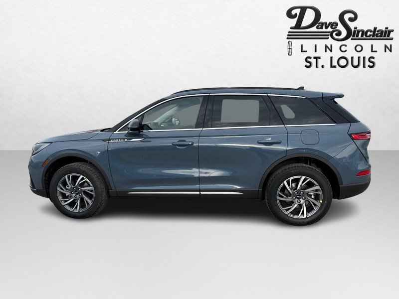 Used 2025 Lincoln Corsair AWD w/ Equipment Group 101A image 8