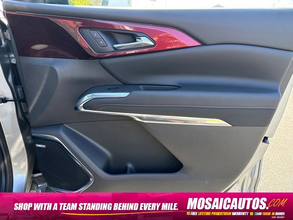 Used 2026 Chevrolet Traverse RS AWD/4WD image 9